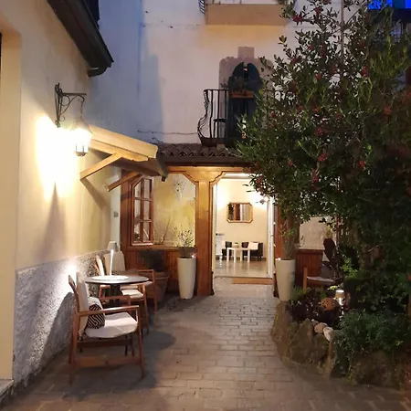 Regina Yeti Bistrot 3* سيستولا