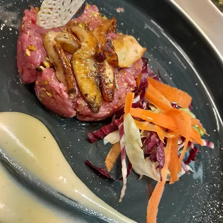 Regina Yeti Bistrot فندق