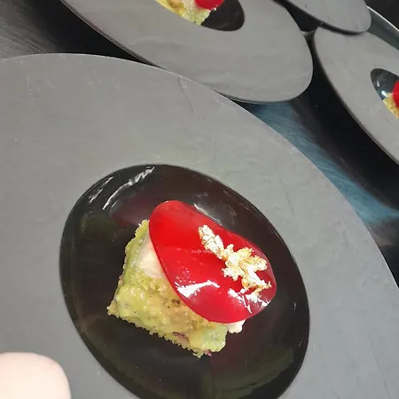 Отель Regina Yeti Bistrot