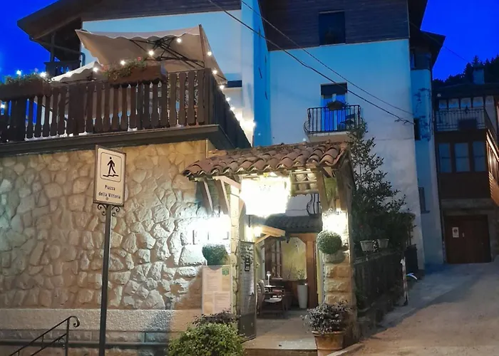 Regina Yeti Bistrot Szálloda 3*